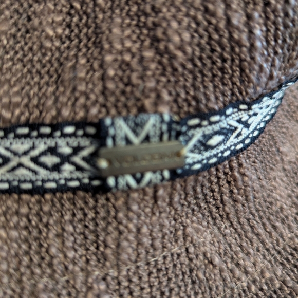 Adorable Volcom Floppy Beach Hat - Picture 2 of 3